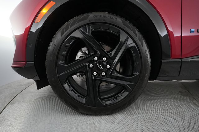 2024 Chevrolet Equinox EV — photo 16 of 20