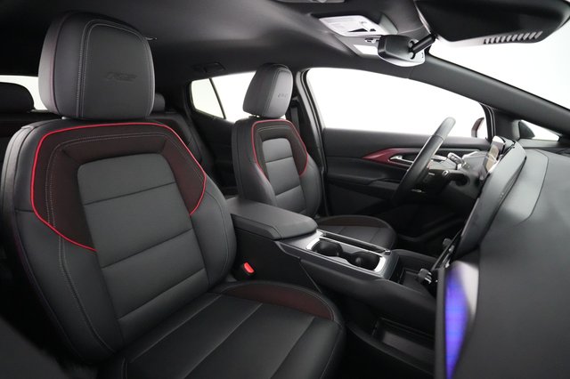 2024 Chevrolet Equinox EV — photo 18 of 20