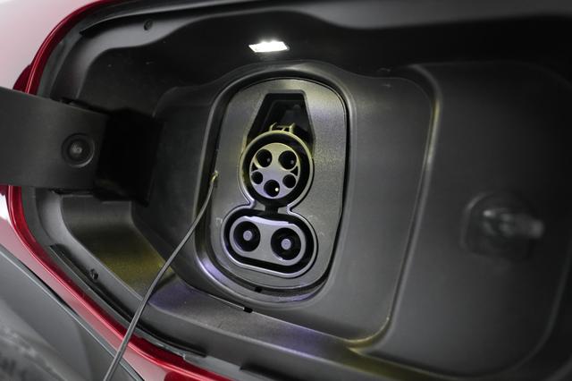 2024 Chevrolet Equinox EV — photo 8 of 20