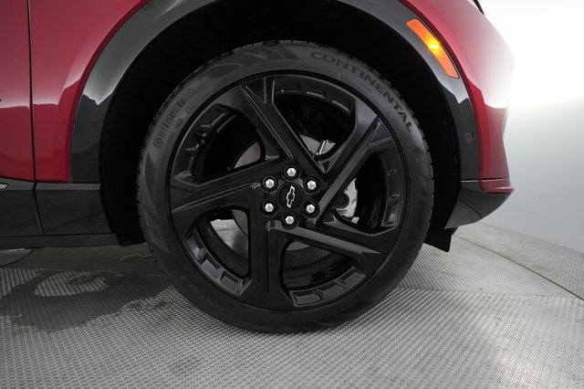 2024 Chevrolet Equinox EV — photo 17 of 20