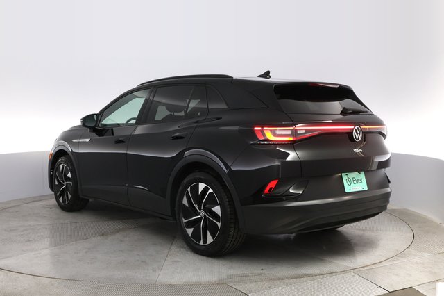2022 Volkswagen ID.4 — photo 12 of 16