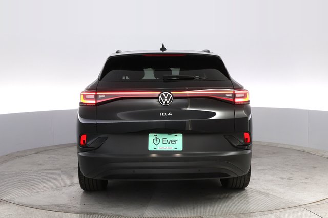 2022 Volkswagen ID.4 — photo 11 of 16