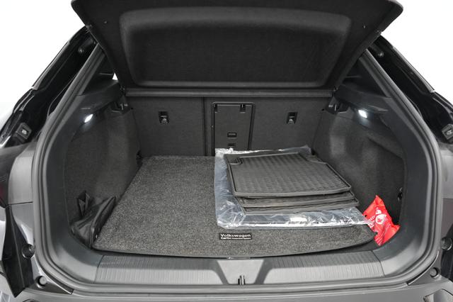 2022 Volkswagen ID.4 — photo 6 of 16