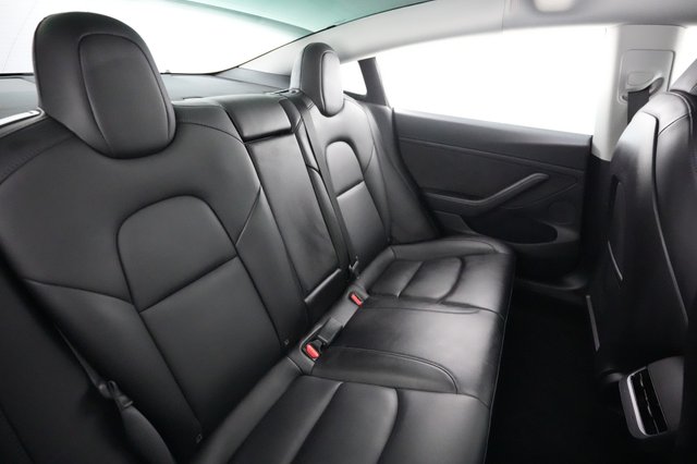 2022 Tesla Model 3 — photo 4 of 23