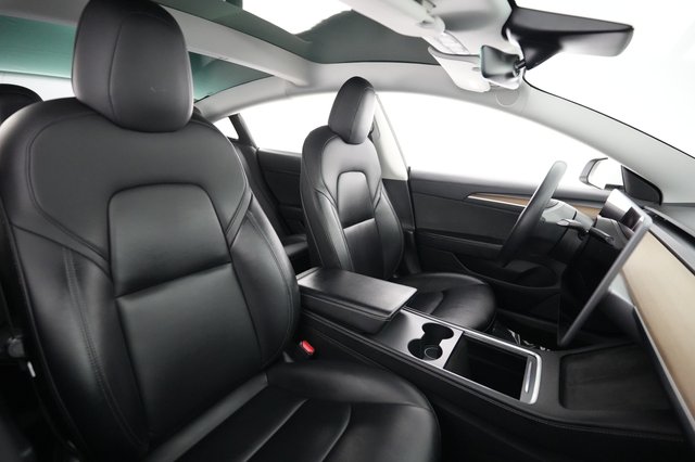2022 Tesla Model 3 — photo 18 of 23