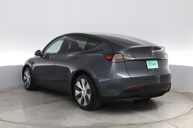 2020 Tesla Model Y — photo 13 of 21