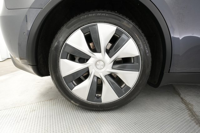 2020 Tesla Model Y — photo 17 of 21