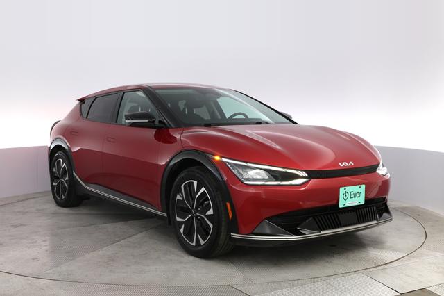 2022 Kia EV6 — photo 10 of 21