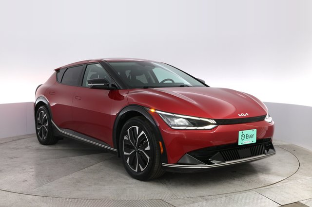 2022 Kia EV6 — photo 10 of 21