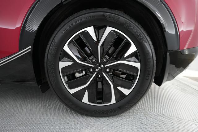 2022 Kia EV6 — photo 7 of 21
