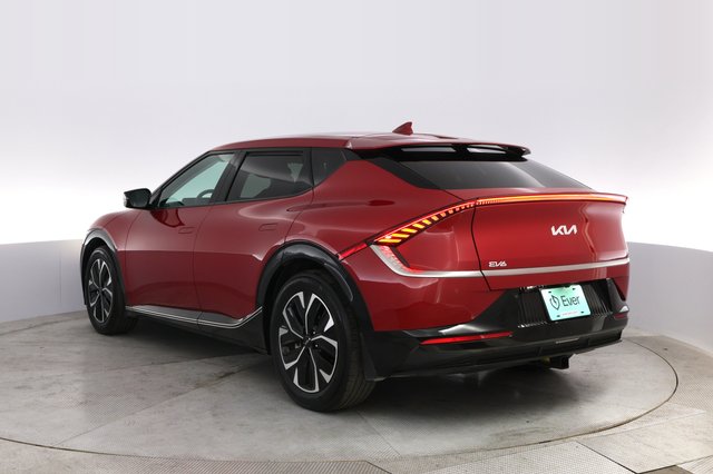 2022 Kia EV6 — photo 13 of 21