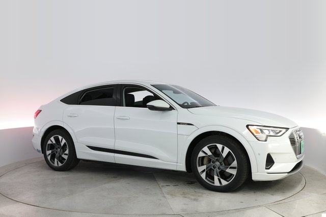 2020 Audi e-tron Sportback — photo 11 of 22