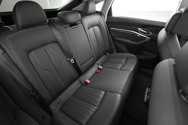 2020 Audi e-tron Sportback — photo 4 of 22