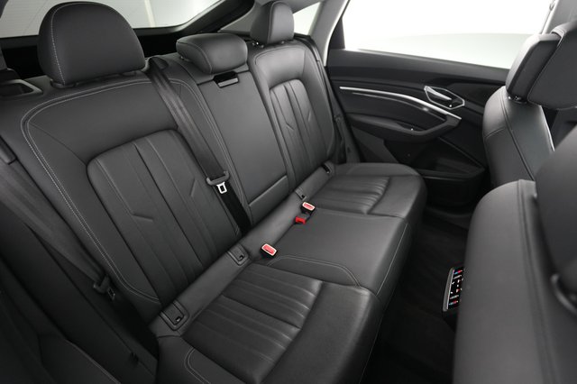 2020 Audi e-tron Sportback — photo 4 of 22