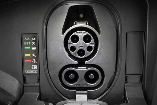 2020 Audi e-tron Sportback — photo 8 of 22