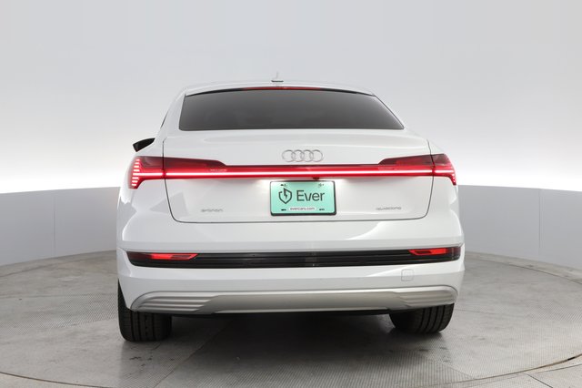2020 Audi e-tron Sportback — photo 12 of 22