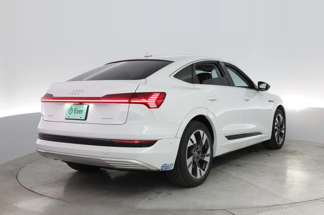 2020 Audi e-tron Sportback — photo 2 of 22