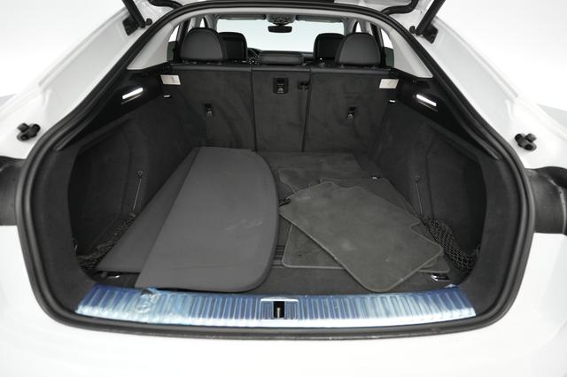 2020 Audi e-tron Sportback — photo 6 of 22