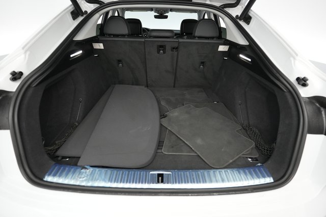 2020 Audi e-tron Sportback — photo 6 of 22