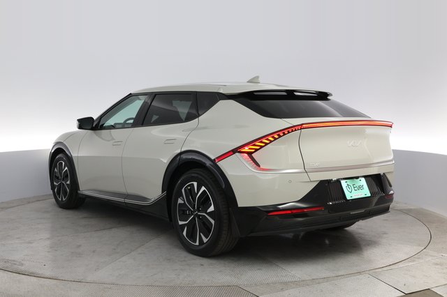 2023 Kia EV6 — photo 13 of 20