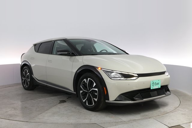 2023 Kia EV6 — photo 10 of 20