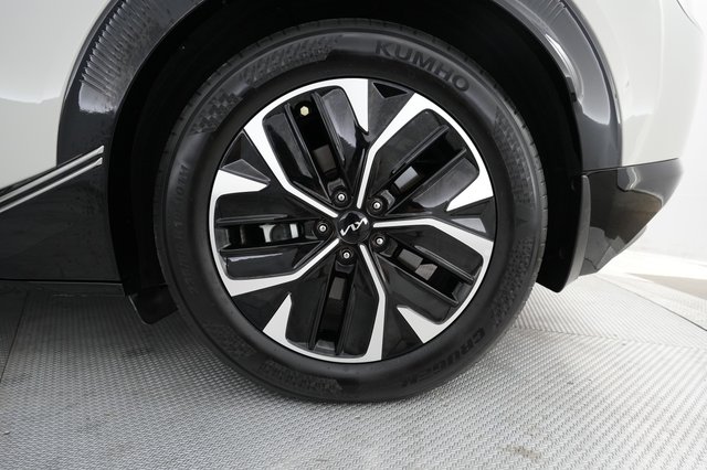 2023 Kia EV6 — photo 15 of 20