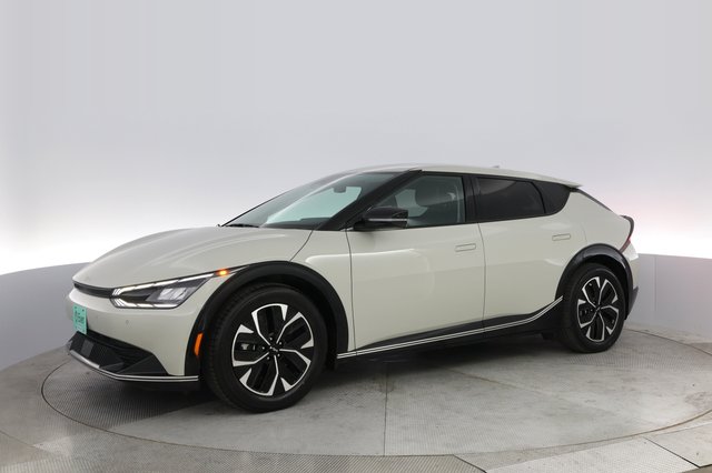 2023 Kia EV6 — photo 14 of 20
