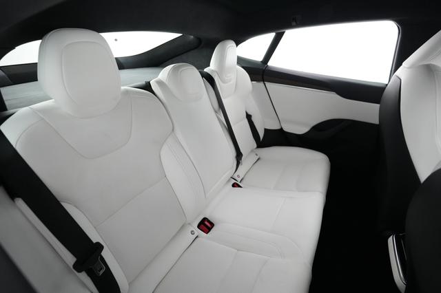 2022 Tesla Model S — photo 4 of 24