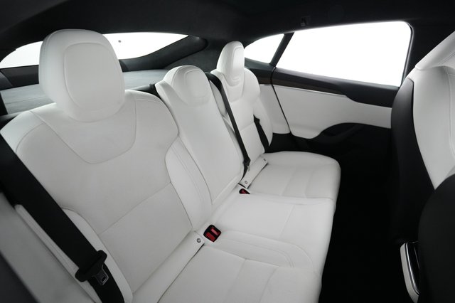 2022 Tesla Model S — photo 4 of 24