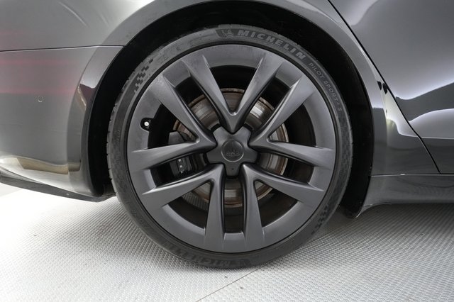2022 Tesla Model S — photo 17 of 24