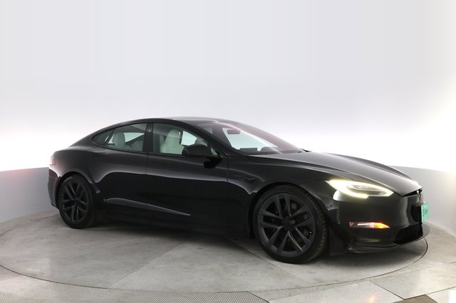 2022 Tesla Model S — photo 11 of 24