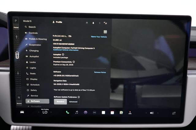 2022 Tesla Model S — photo 5 of 24