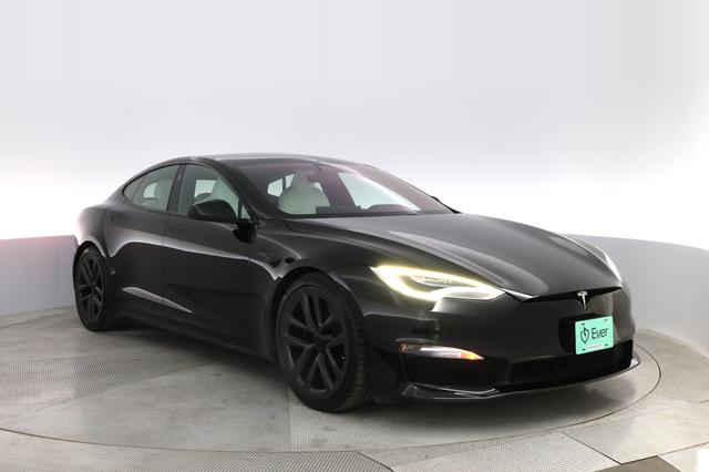 2022 Tesla Model S — photo 10 of 24