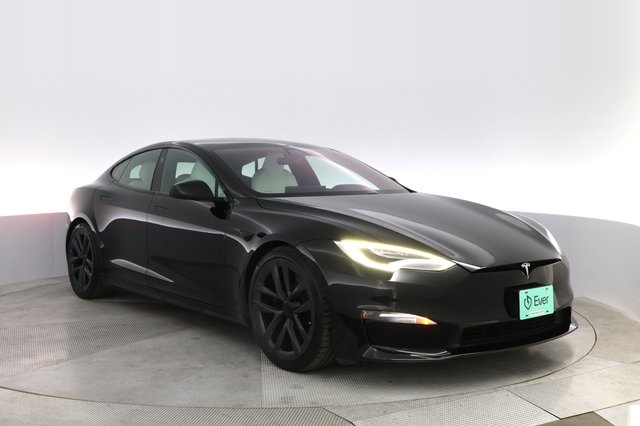 2022 Tesla Model S — photo 10 of 24