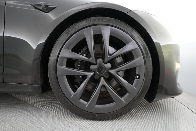 2022 Tesla Model S — photo 7 of 24