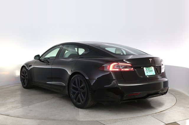 2022 Tesla Model S — photo 13 of 24