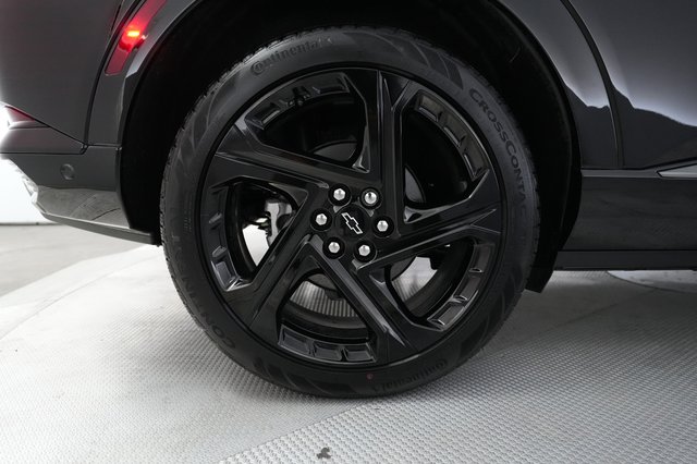 2024 Chevrolet Equinox EV — photo 17 of 23
