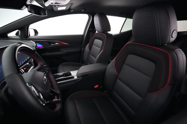 2024 Chevrolet Equinox EV — photo 3 of 23