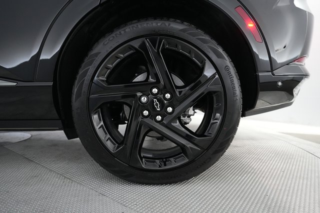 2024 Chevrolet Equinox EV — photo 16 of 23
