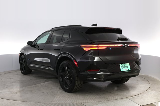 2024 Chevrolet Equinox EV — photo 13 of 23