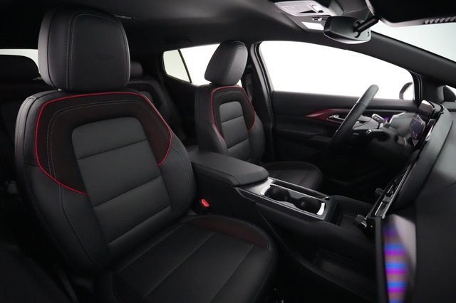2024 Chevrolet Equinox EV — photo 18 of 23