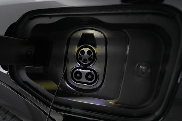 2024 Chevrolet Equinox EV — photo 8 of 23