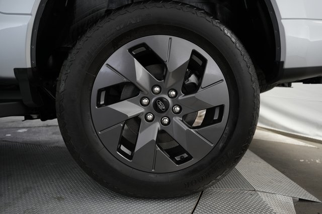 2024 Ford F150 Lightning — photo 15 of 20