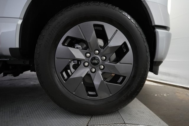 2024 Ford F150 Lightning — photo 17 of 20