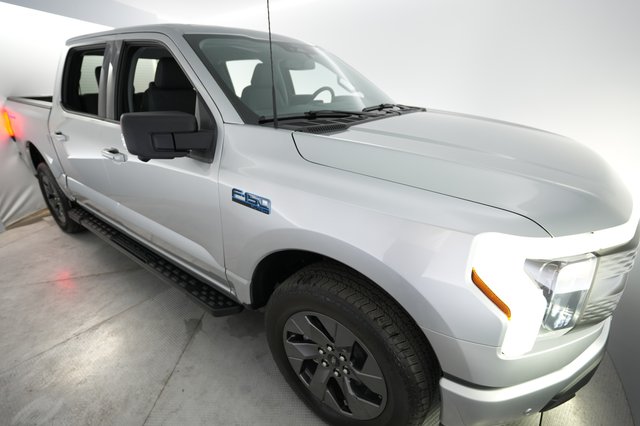 2024 Ford F150 Lightning — photo 11 of 20