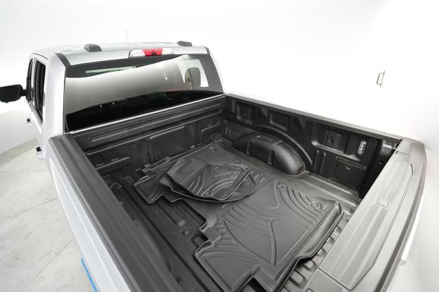 2024 Ford F150 Lightning — photo 6 of 20