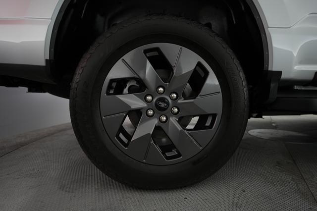 2024 Ford F150 Lightning — photo 7 of 20