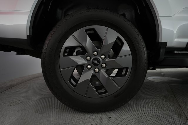 2024 Ford F150 Lightning — photo 7 of 20