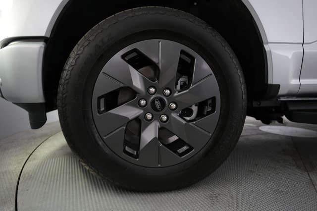 2024 Ford F150 Lightning — photo 16 of 20