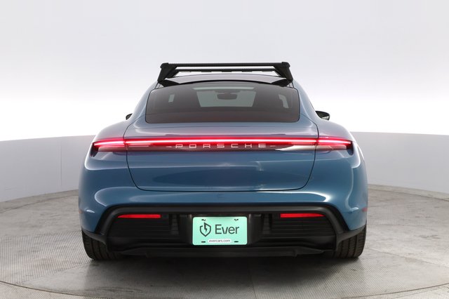 2020 Porsche Taycan — photo 12 of 21